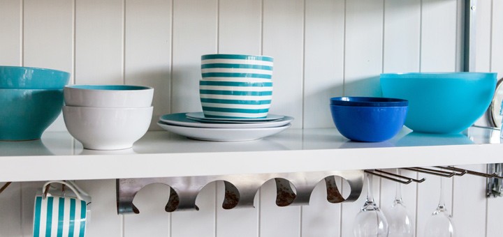 How to pack dishes when moving